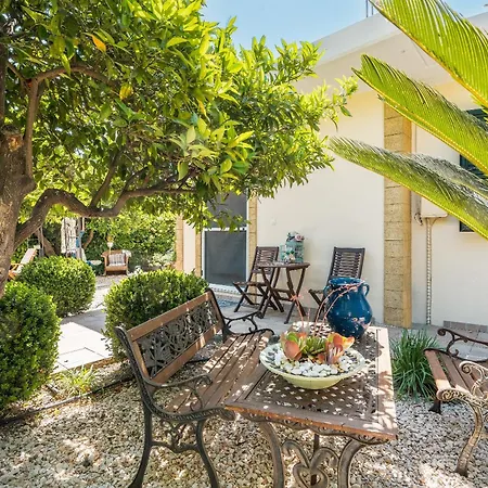 Di Lucia Holiday home Salakos