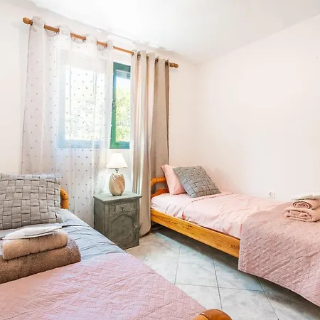 Di Lucia Holiday home Salakos